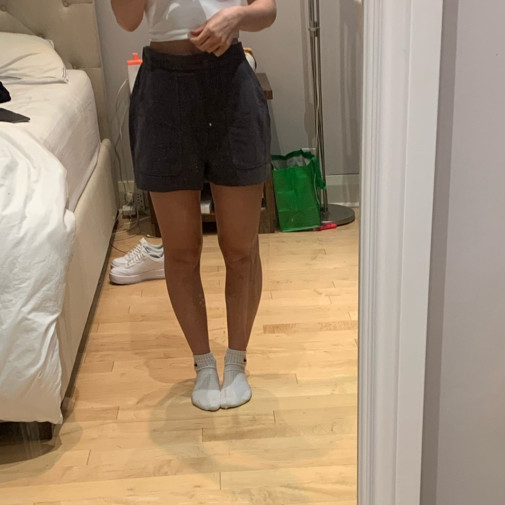 Aritzia Wilfred shorts in grey/ suede